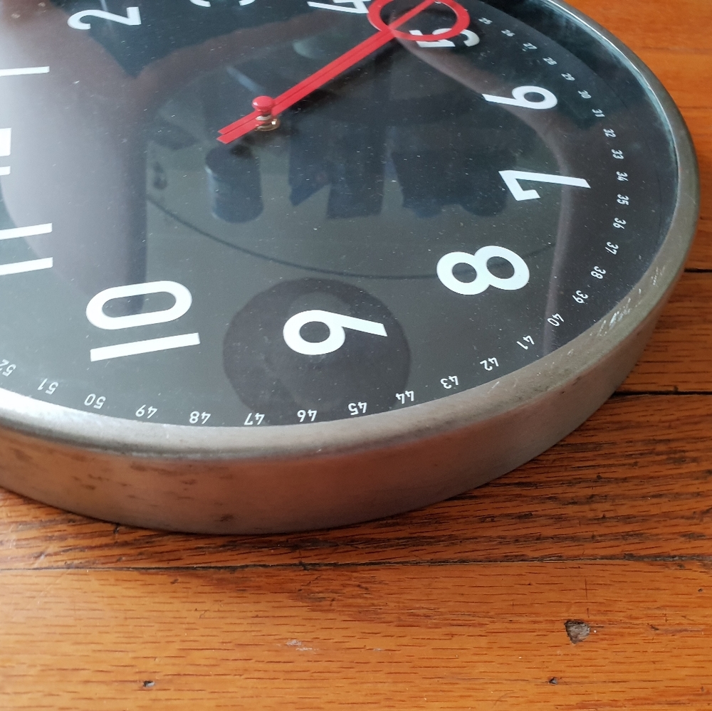 MCM Clock - Picture 2 of 2